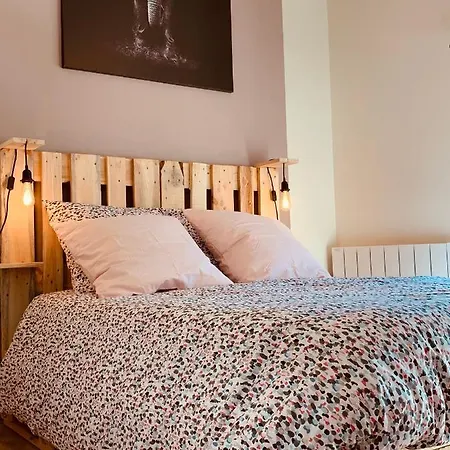 Apartment Warm & Wood