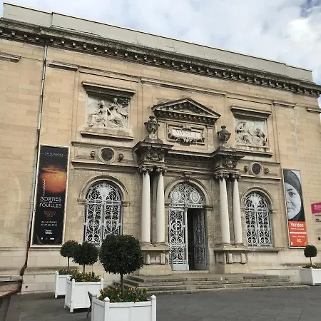 Warm & Wood Apartment *