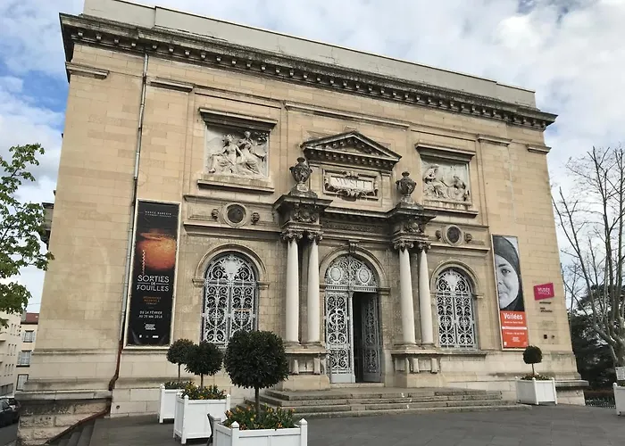 Warm & Wood Apartment *